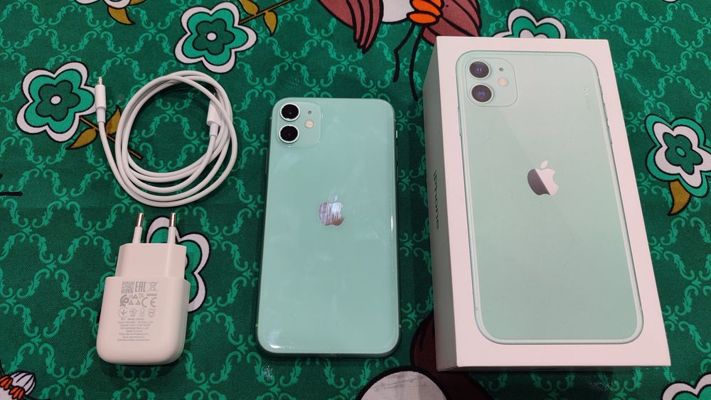 iPhone 11. 64gb green