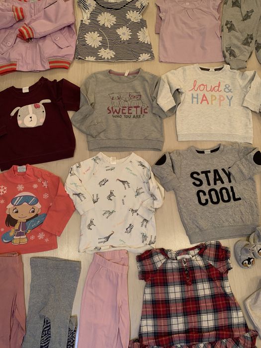 Vand lot haine 1-2 ani ptr.fete.