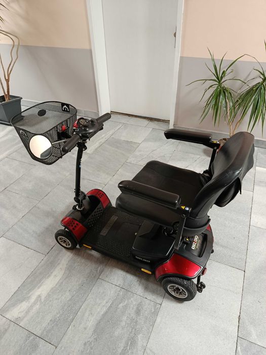 Инвалиден електрически скутер