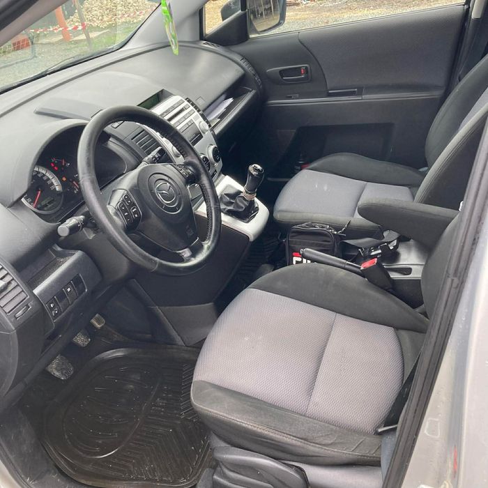 Vand urgent Mazda 5 cu 7 locuri