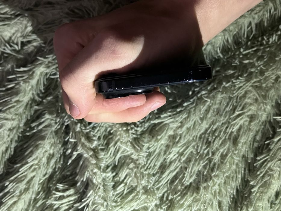 Продам Айфон 15