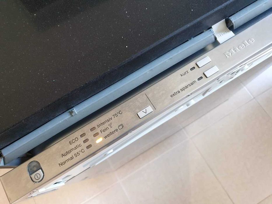 XXL Съдомиялна Miele - Auto Open - 14 Комплекта - Пълно Вграждане 60см