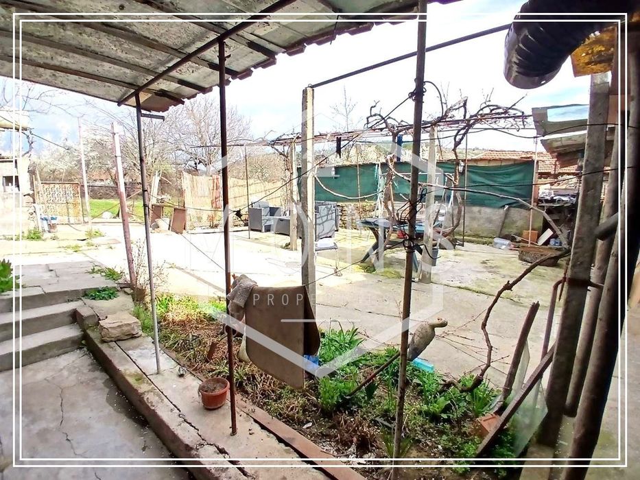 Къща в Габрово, област-с.Добромирка площ 110 цена 29000