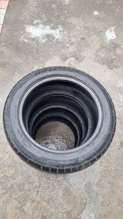 Продам шины 215 55 R17