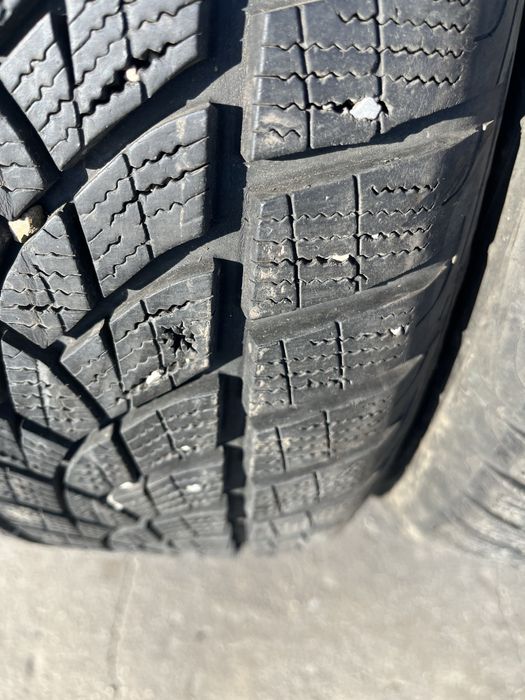 4 бр. зимни гуми 215/65/16 GoodYear 7-7,5 mm DOT 2618