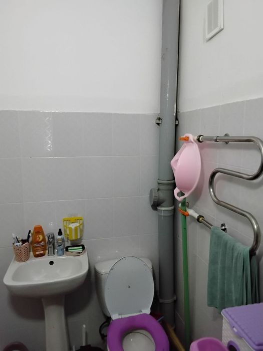 Чирчик шахар 
Пед институт 7 етажкада 
#2-хона 4-этаж 
Квартира сир