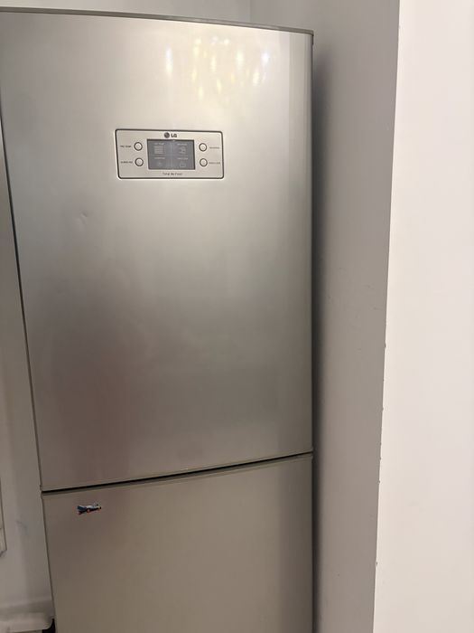 Продается холодильник LG в хорошем состочнии