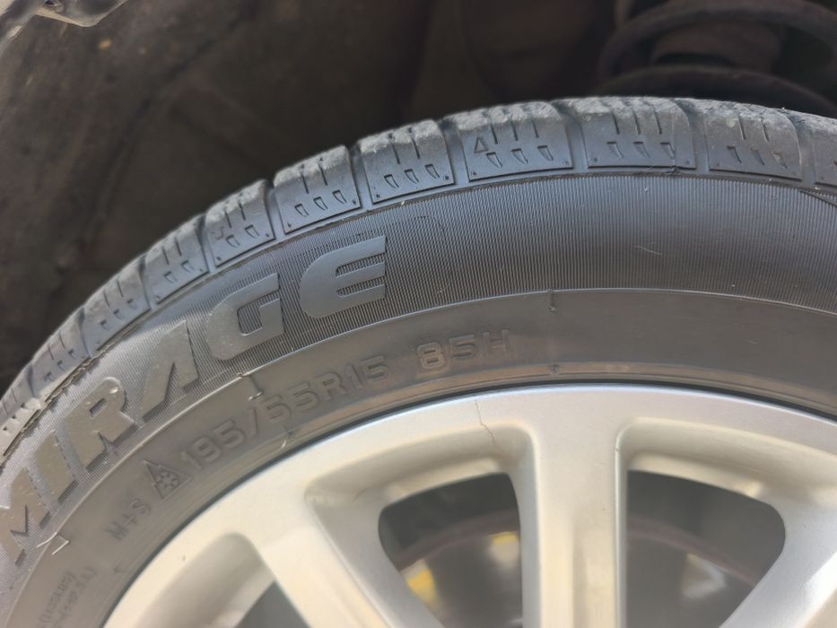 Балоны R15  2 штуки почти новые цена 50$