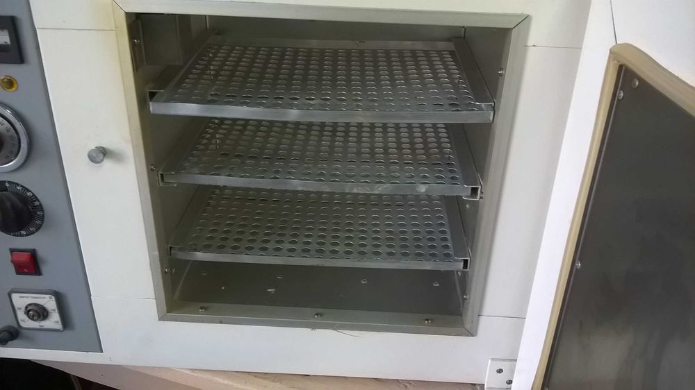 Стерилизатор под налягане и сух стерилизатор