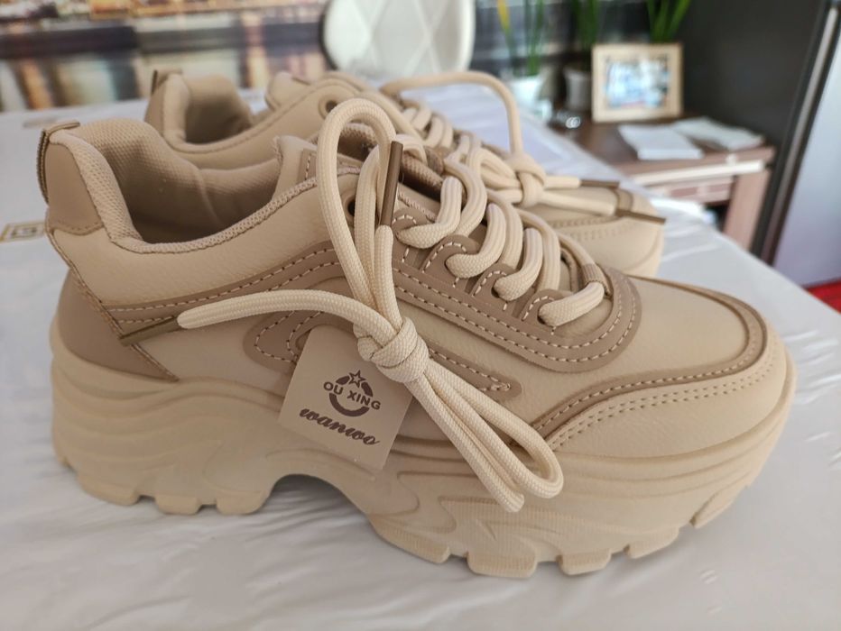 Продам кроссовки