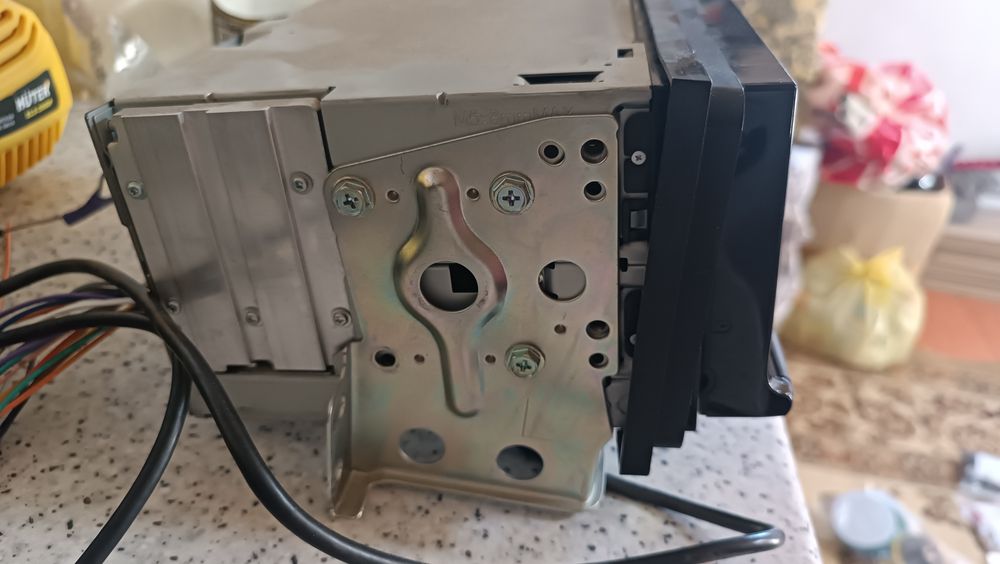 Автомагнитола JVC и видеорегистратор