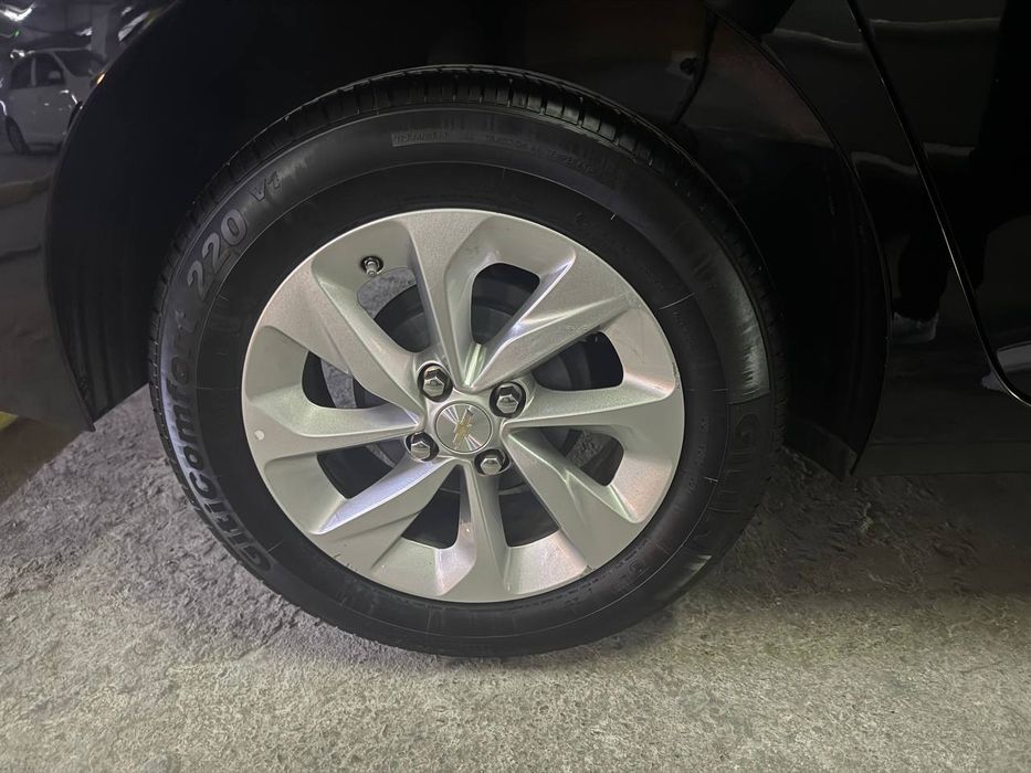 Diska Balon Sotiladi Onix razmer 15