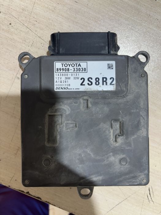 Блок управления фарой Камри 70