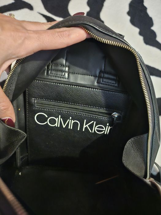 Дамска раница и чанти