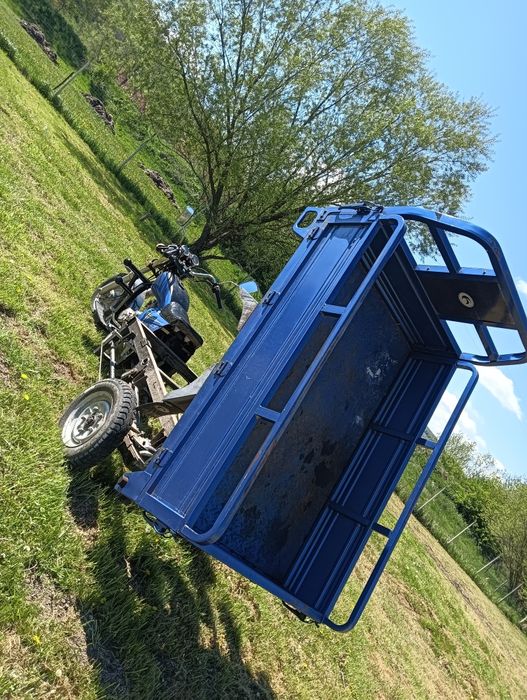 Triciclu pe benzina vând sau schimb cu ATV