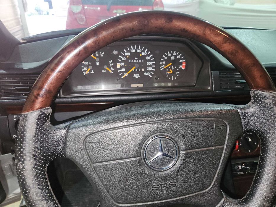 Мерседес бенс w124