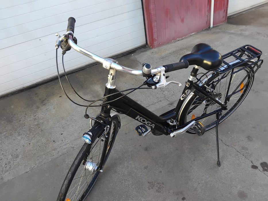 Vând bicicleta din aluminiu pentru damă