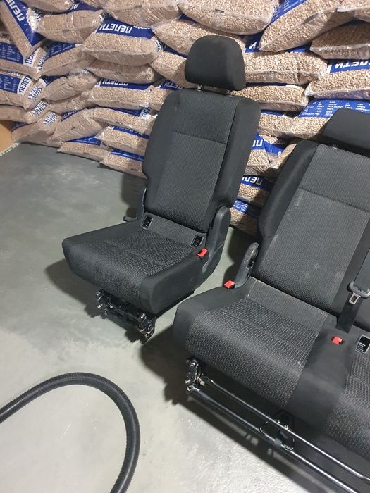 Комплект задни седалки и колани за volkswagen caddy