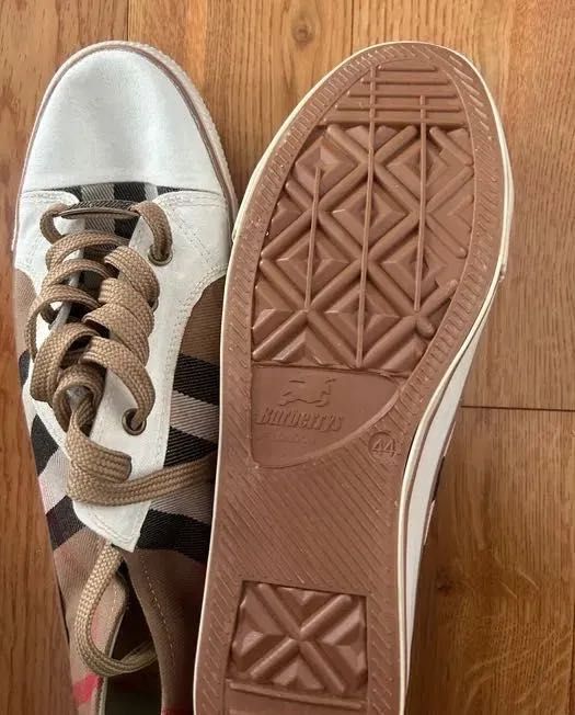Sneakers/Tenisi/Adidasi Burberry