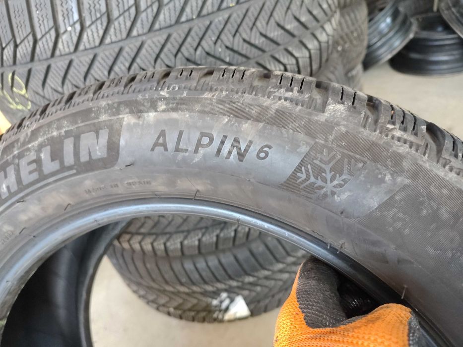 4бр.зимни гуми MICHELIN 215 55 17 DOT21 цена за брой