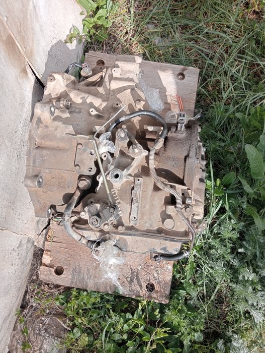 Продам АКПП на Мазду птичку 626