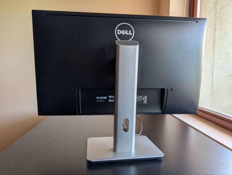 27" монитор Dell UltraSharp U2715H (2K QHD, IPS) — 100 € в отлично състояние Лично предаване София