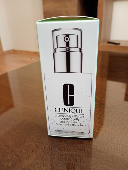 Clinique Dramatically Different Hydrating Jelly