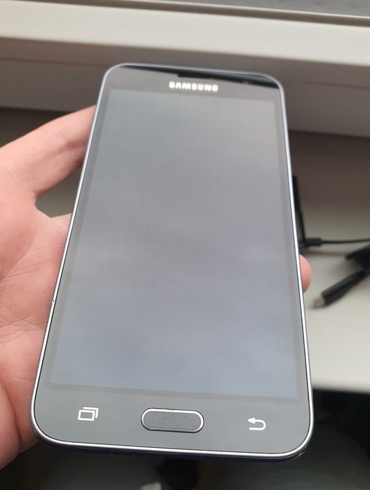 Vând Samsung J3.Pret 190 ron