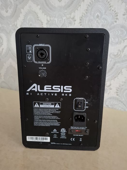 Студийные мониторы(колонки) Alesis Active mk3