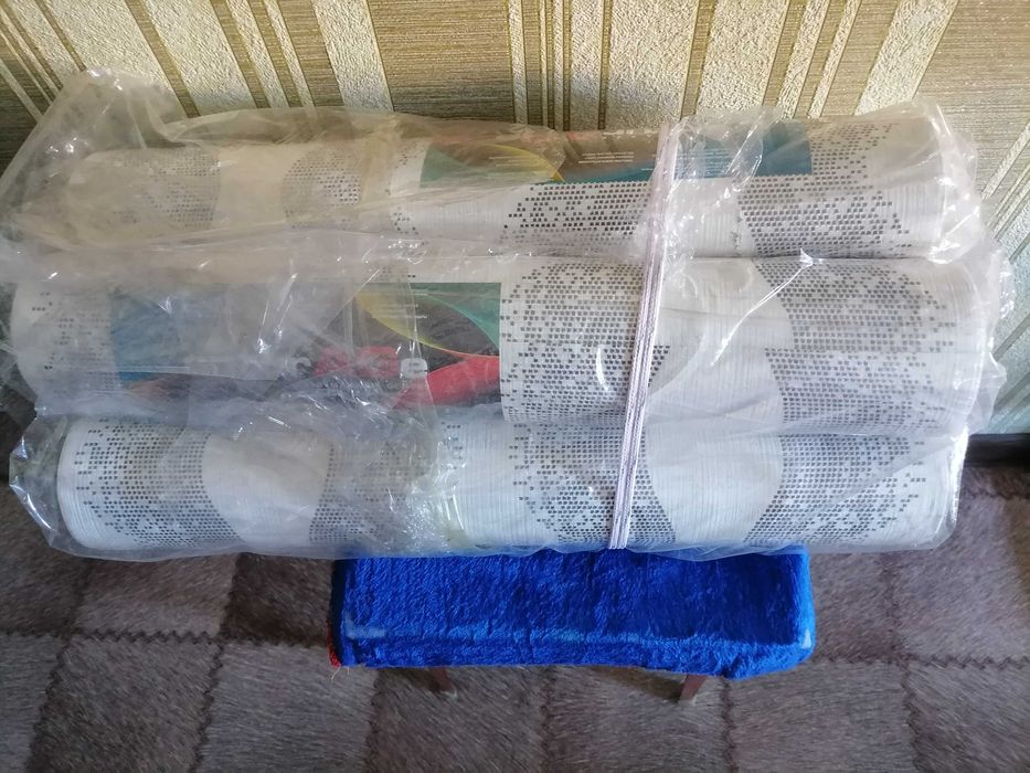 Обои для спальни, новые, цвет белый с рисунком