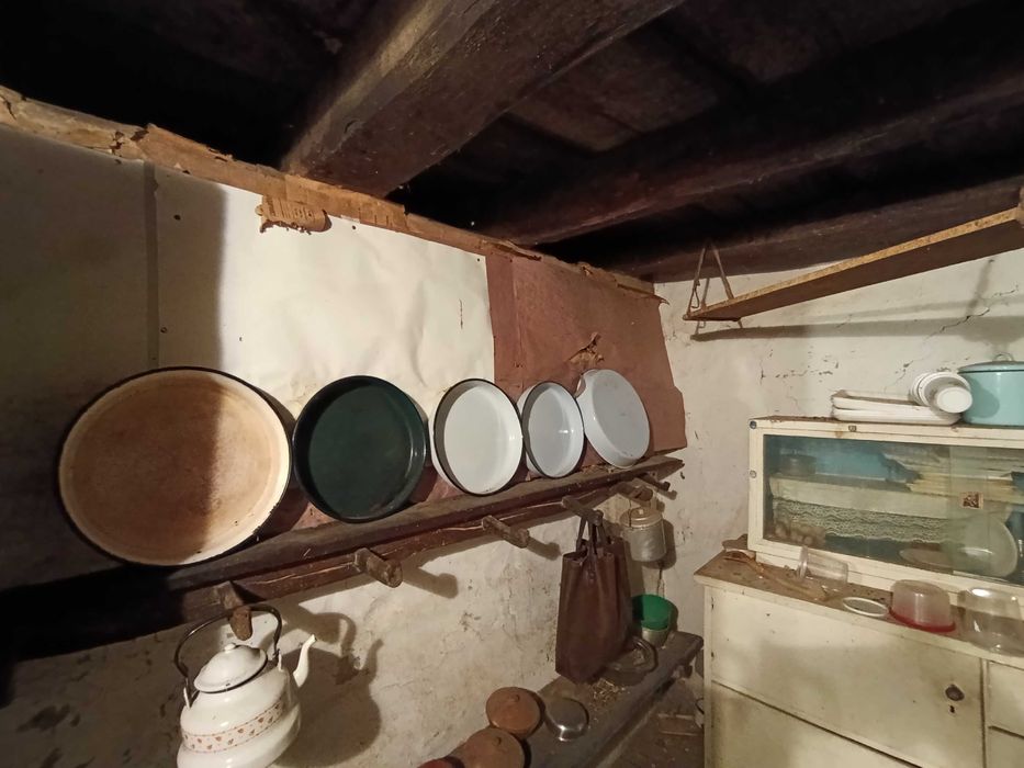 къща с двор в село Яворец