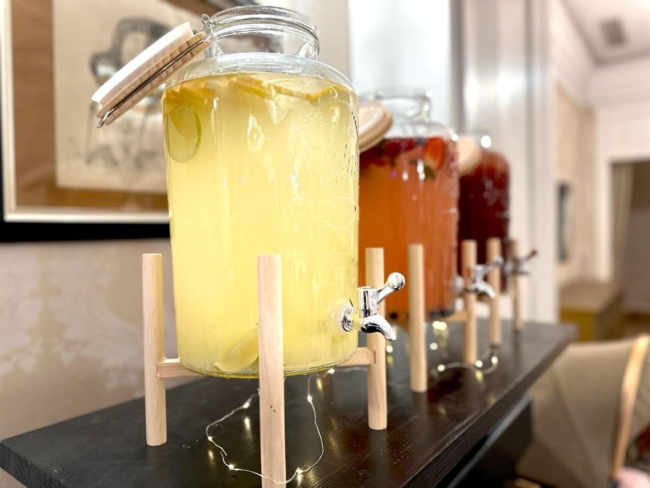 Cocktail bar mobil alcoolic / tort de shot-uri /trabuc / cigar bar