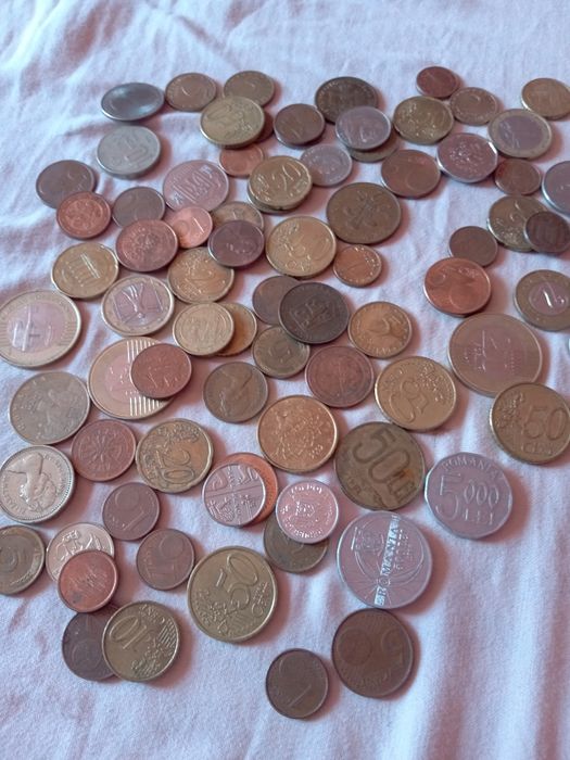 Vând monede și bancnote