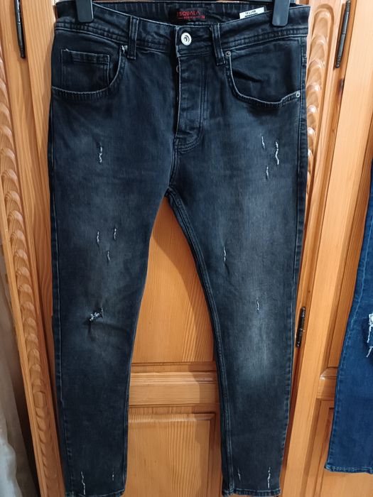 Blugi negri de vanzare