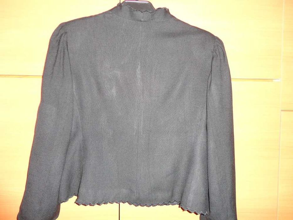 Sacou din in negru, made Hong Kong, marime 42