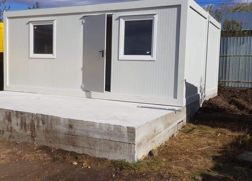 Vand case din containere modulare