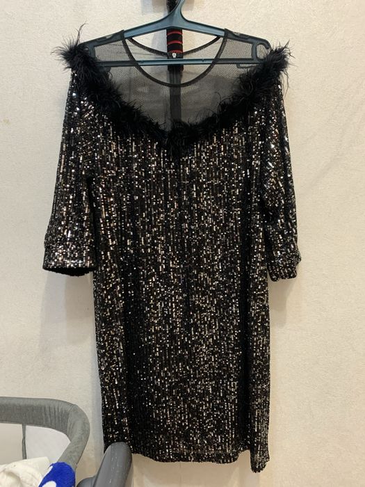 платья в отличном состояние