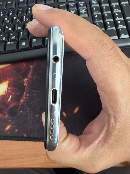 Продам смартфон Realme X2 8/128