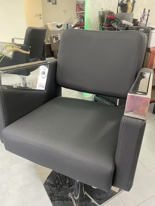 Професионален фризьорски стол