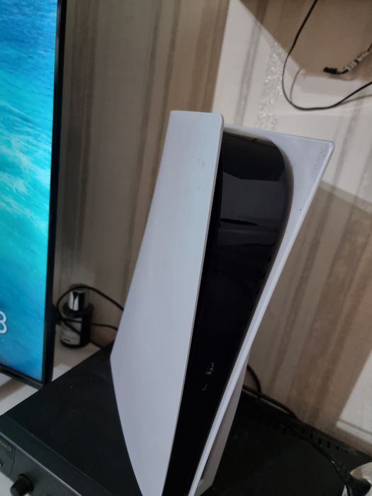 Vând PlayStation 5  Digital