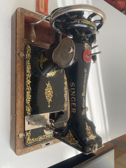 masina cusut singer black edition