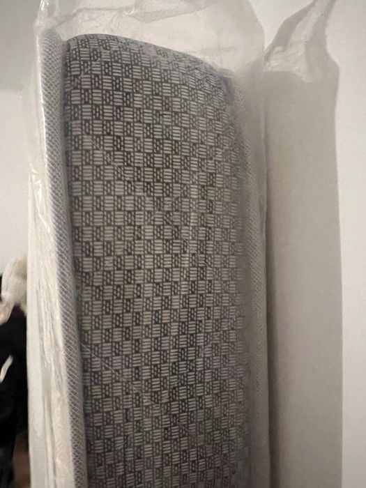 Продам матрас белый