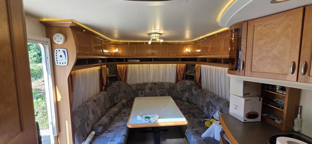 Rulotă Hobby Prestige 560 UFE, an 2008, full echipată, mover automat, AC Truma, off-grid