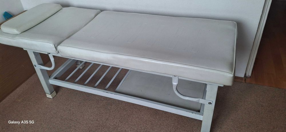 Массажный стол стационарный.