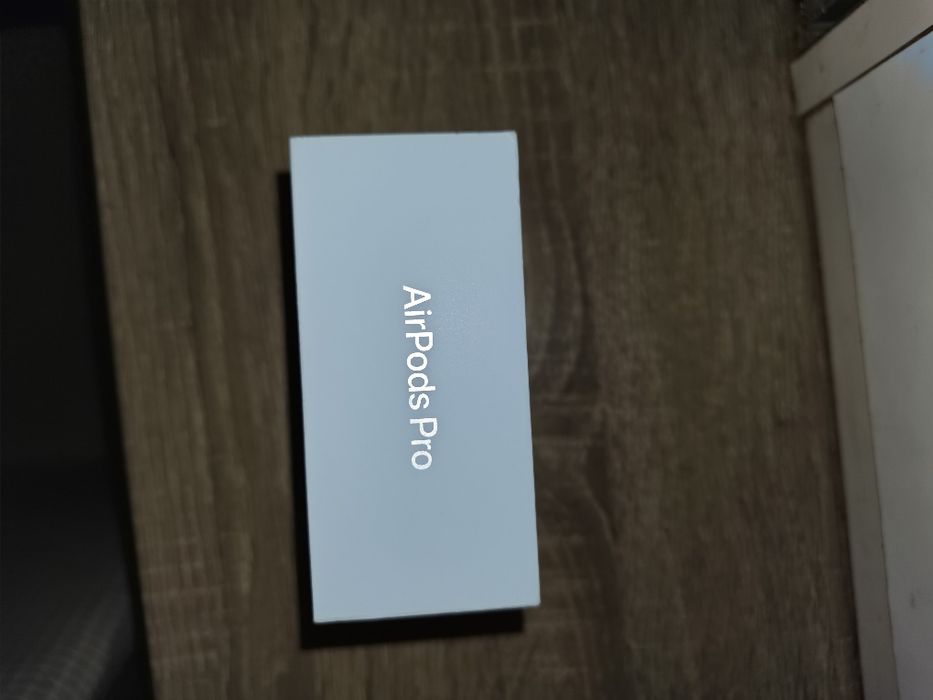 - AirPods Pro 3 -