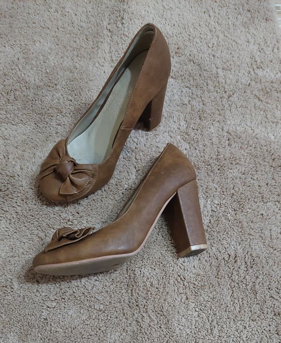 ДАМСКИ обувки и чанти