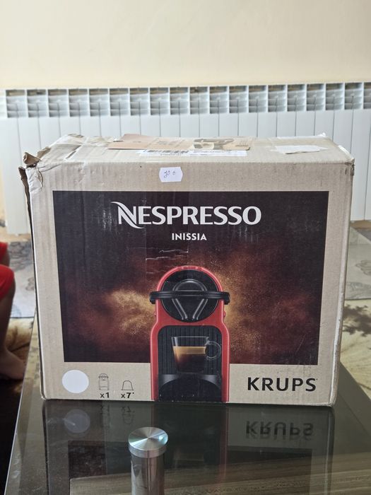 NESPRESSO-Кафе машината