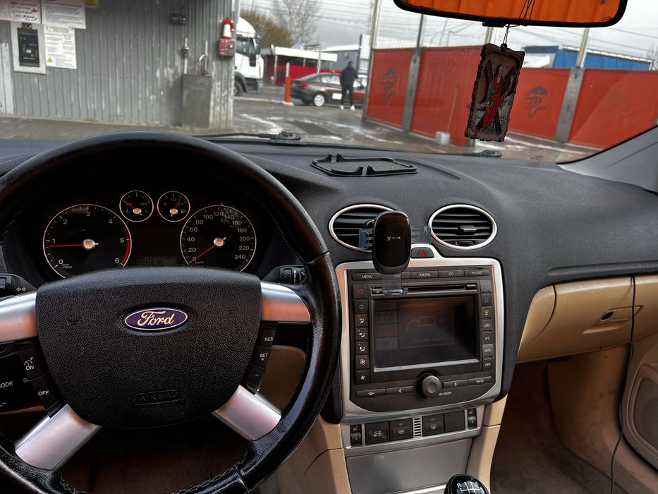 Vand sau schimb ford focus cc 2.0 disel