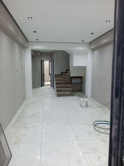 Продаётся дом в центре города на Шота Руставели , Ул Конституции.