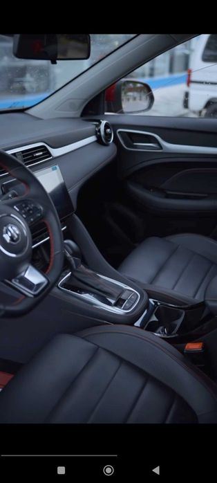 MG ZS современный субкомпактный кроссовер